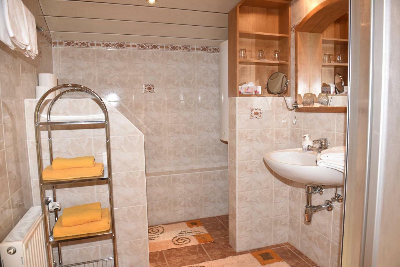 Ferienwohnung Haus Sonnenschein Mariapfarr Exterior foto